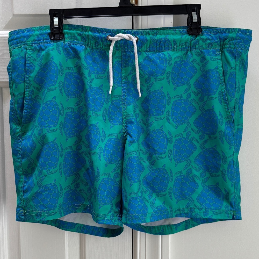 J. Crew 6” Swim Trunks – Men’s Medium – Blue & Green Turtle Print